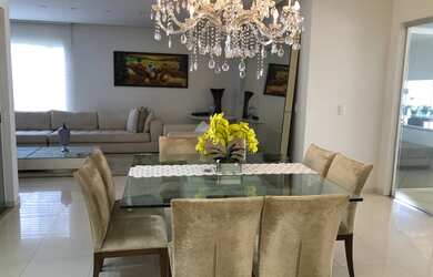 Imagem 5: Casa de condomínio para venda tem 405 metros quadrados com 4 quartos