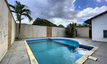 Imagem 1: Casa com piscina em condomínio - Residencial Tarumã