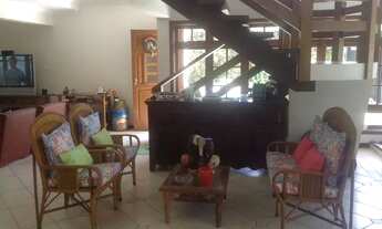 Imagem 7: Sobrado para aluguel e venda possui 400 metros quadrados com 5 quartos