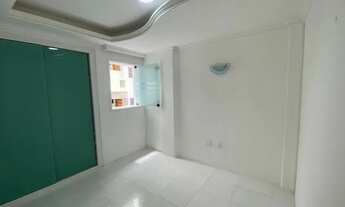 Imagem 6: Vendo apartamento beira-mar de Intermares em uma localização privilegiada além de uma lin