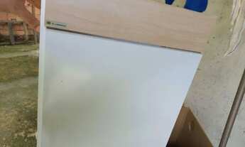 Imagem 3: Pia para banheiro com armário medindo 41 X 30 cm valor 230