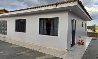 Imagem 2: Casa para venda possui 267 metros quadrados com 3 quartos em Oficinas - Ponta Grossa - PR