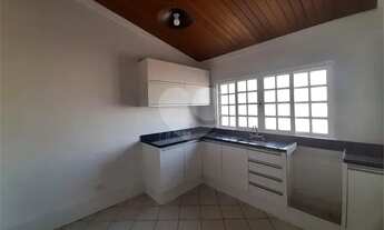 Imagem 3: Casa com 330 m2 subdividida em 3, ideal para famílias grandes