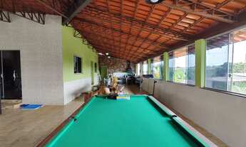 Imagem 2: Casa com piscina e quintal para venda