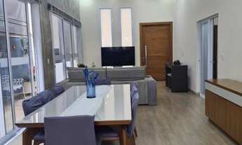 Imagem 3: Casa com 3 dormitórios sendo 1 suíte, todos com armários - Condomínio Fechado Buona Vitta