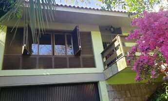 Imagem: Casa Ampla com 5 Dormitórios e Vista para