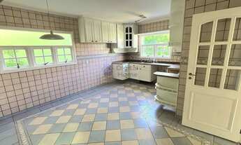 Imagem 4: Casa com 270m2, 3 dormitorios sendo 1 suite, piscina e churrasqueira + 2 vagas de garagem