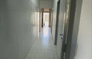 Imagem 7: Aluga-se casa direto com a dona , bem localizada e segura Moradia e Comércio