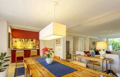 Imagem: Casa em Condomínio com 3 quartos e 324m²