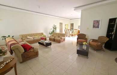 Imagem 2: Imóvel para venda com 377 metros quadrados com 3 quartos