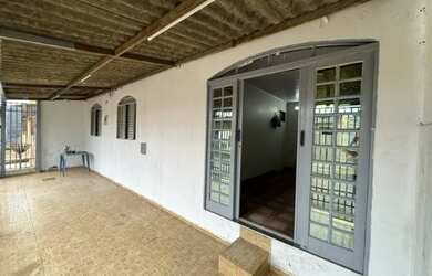 Imagem 2: QNP 19, P Norte - Casa de três quartos, com garagem para dois quartos