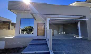 Imagem: Belíssima casa com 02 dormitórios sendo