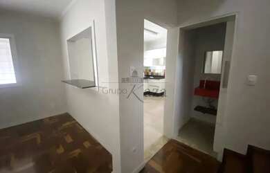 Imagem 4: Oportunidade - Casa Sobrado - Bosque dos Eucaliptos - 3 Dormitórios - 185m²