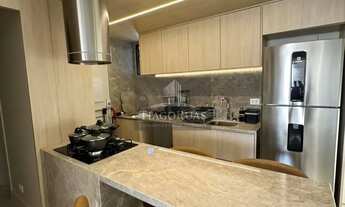 Imagem 2: Apartamento Moderno na Barra: 2 quartos, suíte, vista mar e área de lazer completa.PORTEIR