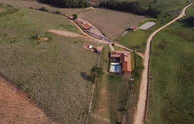 Imagem 7: Vendo lindo sítio porteira fechada