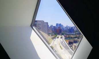 Imagem 5: Conjunto comercial com 316m² vão livre, piso elevado, 02 banheiros, sacada e 09 vagas de g