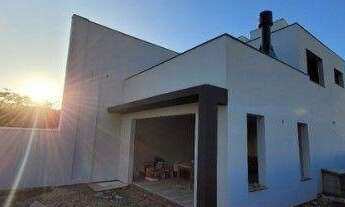 Imagem: Casa geminada com 3 quartos em Santo Antônio