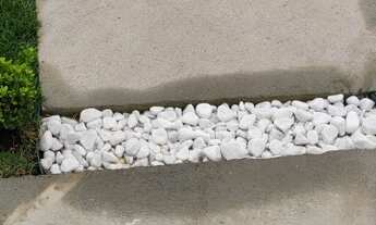 Imagem 6: Casa sozinha no terreno grande com 3 quartos sendo uma suíte