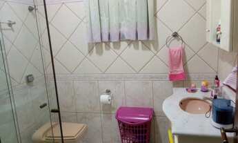 Imagem 7: Sobrado para venda possui 204 metros quadrados com 3 quartos em Vila Eldízia - Santo André