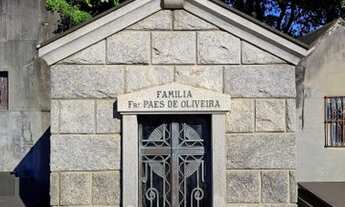 Imagem 4: Linda capela/ jazigo para até 6 caixões, além de várias caixas