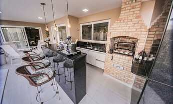 Imagem 4: Casa de condomínio para venda possui 350 metros quadrados com 4 quartos