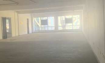 Imagem 2: Salão 300m2 Galpão / depósito com aluguel por R$5.000 /mês