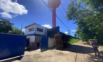 Imagem: Pátio com 1.500 m² mais bloco administrativo