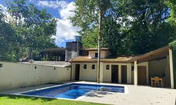 Imagem: Casa com 3 suítes em condomínio com piscina