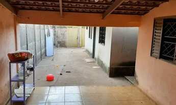 Imagem 3: Duas Casas- Bairro Martins a Venda, boa localização!