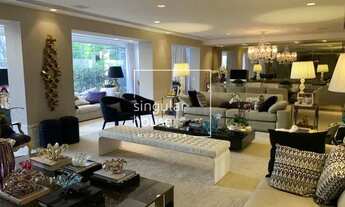 Imagem: 455 m² 4 suítes