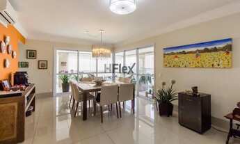 Imagem 5: Apartamento de 213m², mobiliado. 3 suítes, 3 vagas, churrasqueira. Vista belíssima em anda