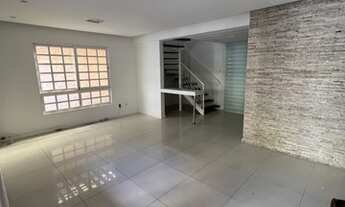 Imagem 2: Cód. 555/10030 Itapuã Casa 3/4 com suíte Reformada Nascente na Rua da Ilha