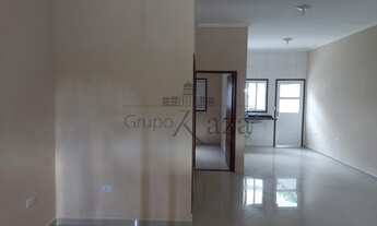 Imagem 2: Lindo Sobrado - Parque dos Sinos - Jacareí - 3 Dormitórios, sendo 3 suites - 135m²