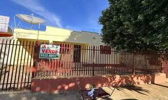 Imagem 2: Casa à venda em Ibiporã, Centro, com 3 quartos, com 98 m²