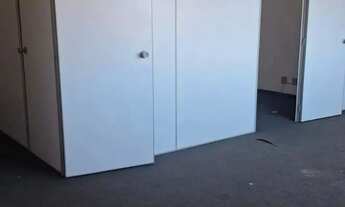 Imagem 6: Apresentamos esta excelente oportunidade de investimento em uma sala comercial localizada