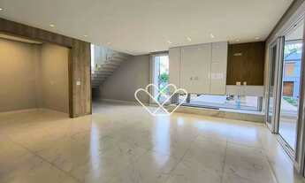 Imagem 5: Casa de Alto Padrão com 3 Suítes, Piscina e Churrasqueira Conforto, Privacidade e Elegânc