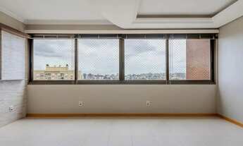 Imagem 2: Apartamento com 3 quartos e 2 vagas em Petrópolis - Porto Alegre - RS