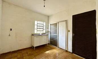 Imagem 2: Casa com 6 dormitórios à venda, 250 m² por R$ 250.000 - Vila Industrial - Jaú/SP