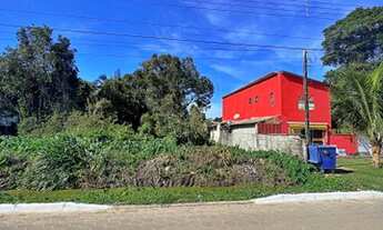 Imagem: Terreno a poucos metros da praia de Boracéia
