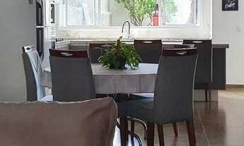 Imagem 6: Sobrado para venda com ótima localização