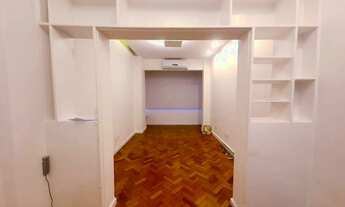 Imagem 2: Apartamento Conjugado (Quitinete) em excelente ponto de Copacabana