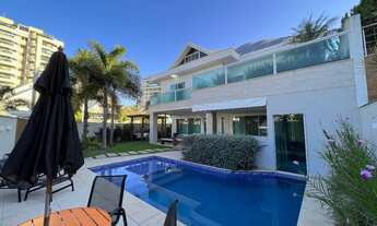 Imagem 2: MAGNÍFICA MANSÃO TRÍPLEX EM CONDOMÍNIO DE ALTO PADRÃO NO CORAÇÃO DA BARRA DA TIJUCA