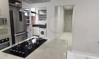 Imagem 3: Casa ampla, com 3 dormitórios, sendo uma suíte. 2 vagas de garagem. Oportunidade