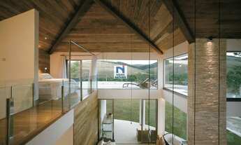 Imagem 2: Casa no Alphaville, com 5 quartos - 196m²