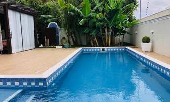 Imagem: Casa com piscina em Jurerê Internacional