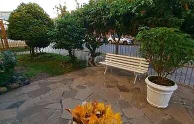 Imagem 9: Apartamento de dois dormitórios, dois banheiros e duas vagas de garagem no bairro Floresta