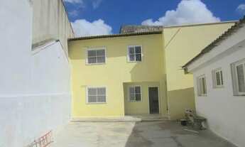 Imagem 3: Apartamento com 1 quarto, wc social, sala, cozinha e área de serviço juntos, blindex no wc