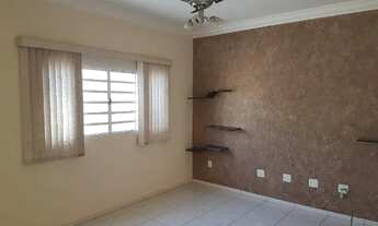 Imagem 3: Casa com 3 quartos, 1 suíte com 2 vagas garagem - Pq. Aroeiras II