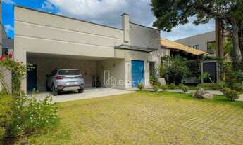 Imagem: Casa à venda com 3 dormitórios, 350 m²