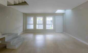 Imagem 5: Sobrado Geminado novo! Com 4 suítes e 2 vagas de garagem no Centro em Balneário Camboriú